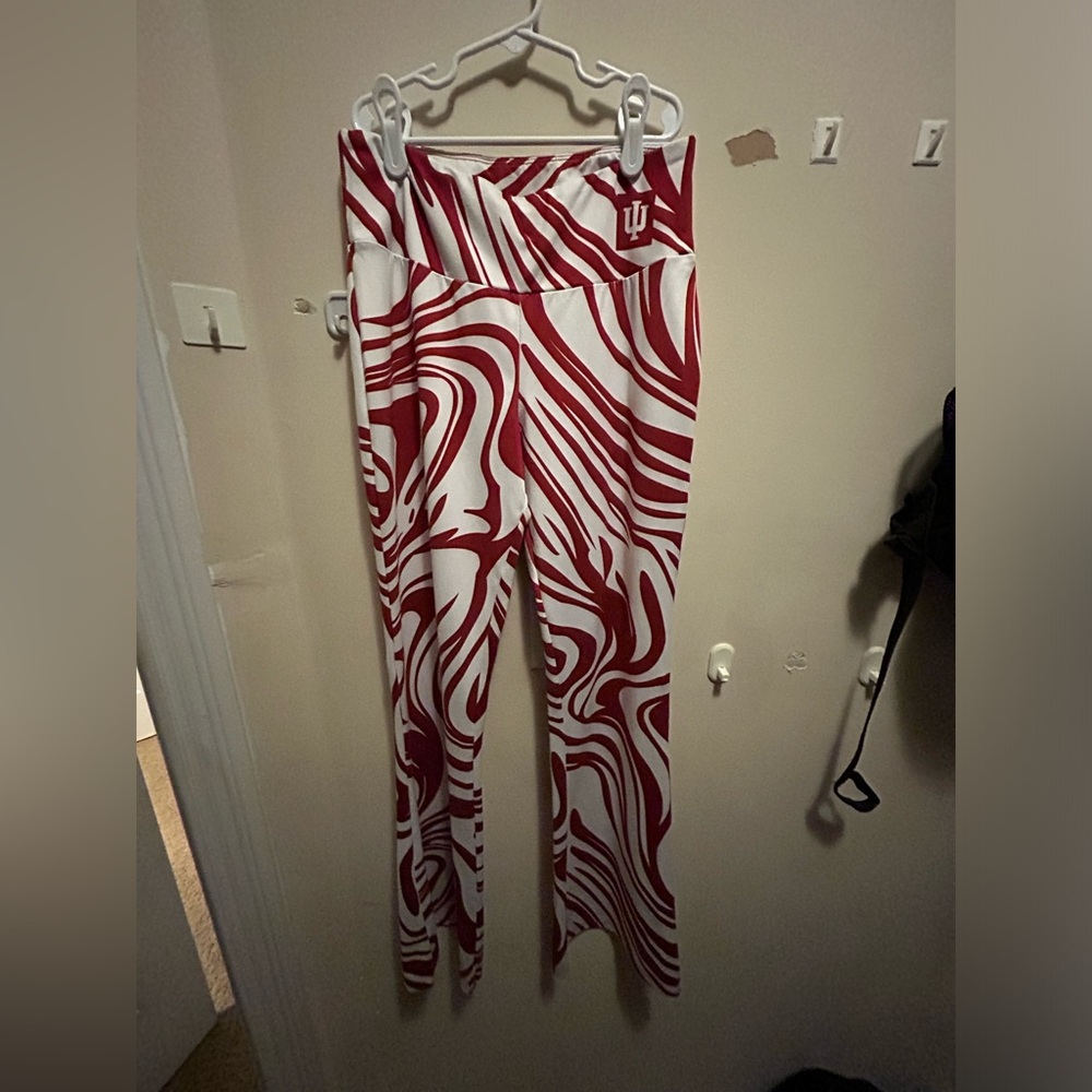 -IU Bloomington Flare leggings